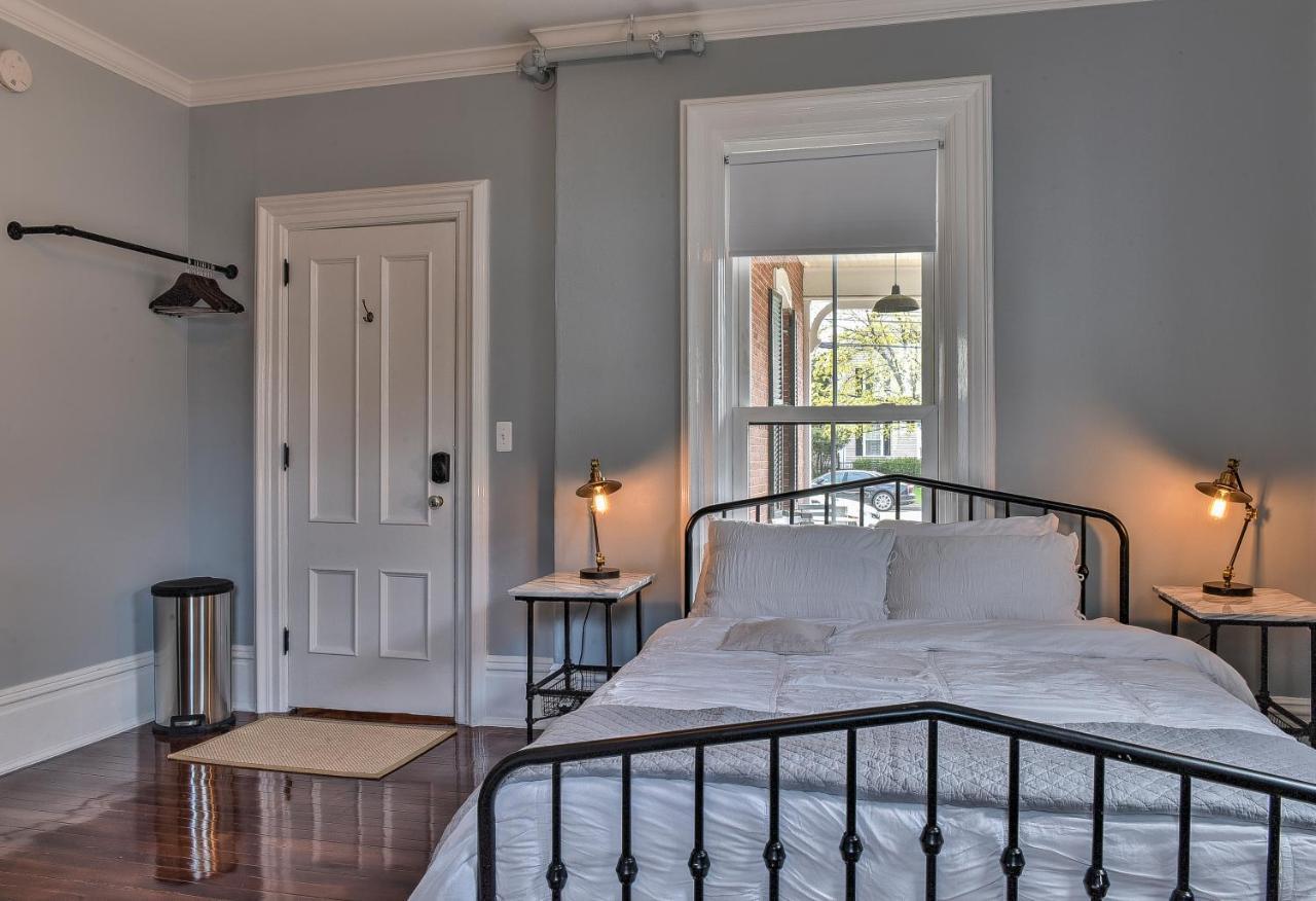 The Burrell House Hotel Keene Exterior photo